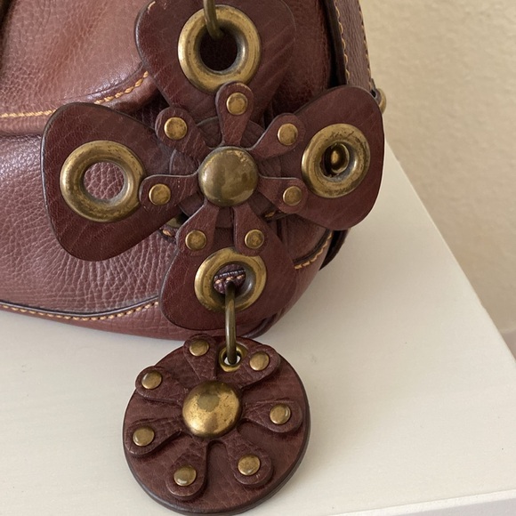 Isabelle Fiore Brown Purse with Charm - Picture 3 of 13